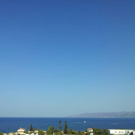 Foto diambil di View Villas oleh Nikos P. pada 9/29/2012