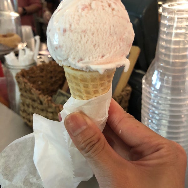 Photo taken at Brooklyn Ice Cream Factory by Jiyoung on 8/28/2018