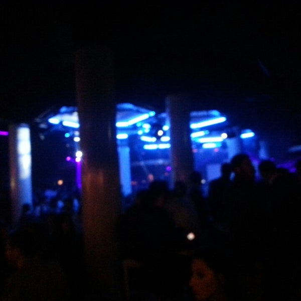 Club she up. Сохо бар красноярск. Club she up. Up and down клуб. Тусовка в клубе.