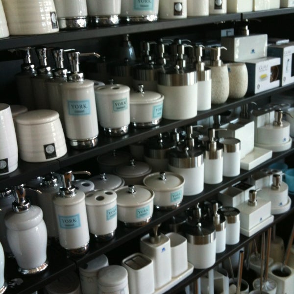 Howards Storage World (Now Closed) 274278 Leach Highway