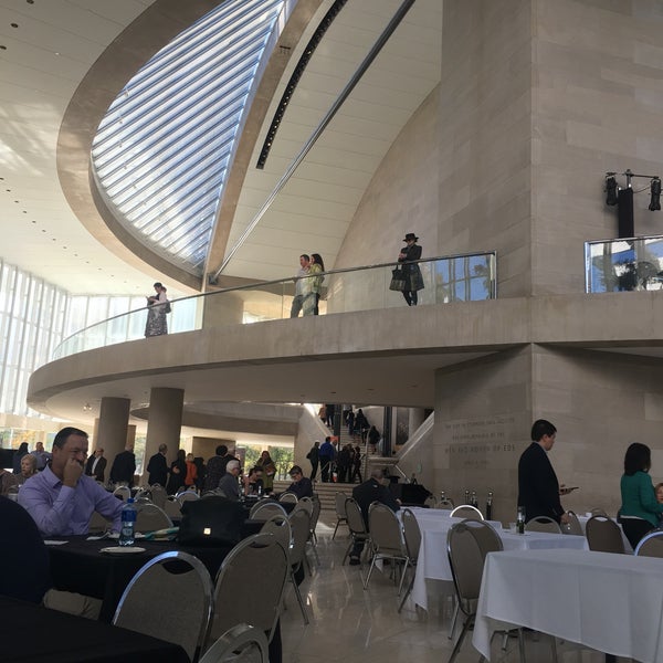 รูปภาพถ่ายที่ Morton H. Meyerson Symphony Center โดย David R. เมื่อ 11/4/2018