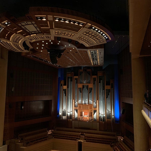 รูปภาพถ่ายที่ Morton H. Meyerson Symphony Center โดย David R. เมื่อ 11/18/2019