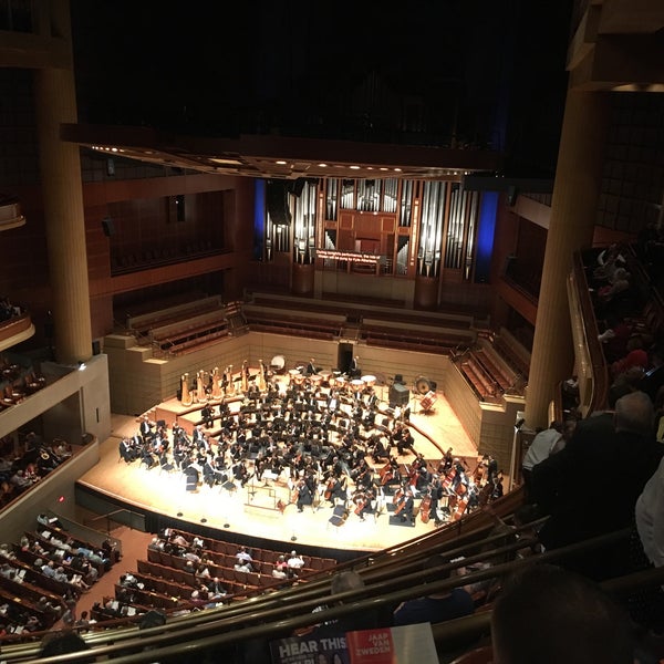 Foto scattata a Morton H. Meyerson Symphony Center da David R. il 5/18/2018