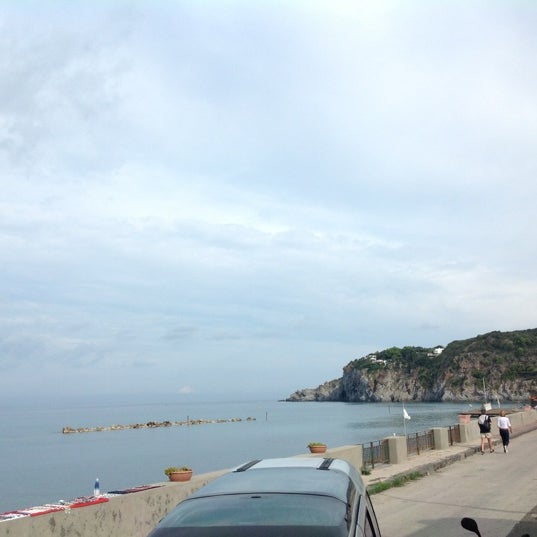 รูปภาพถ่ายที่ La Rotonda sul Mare โดย Алексей Р. เมื่อ 10/7/2012