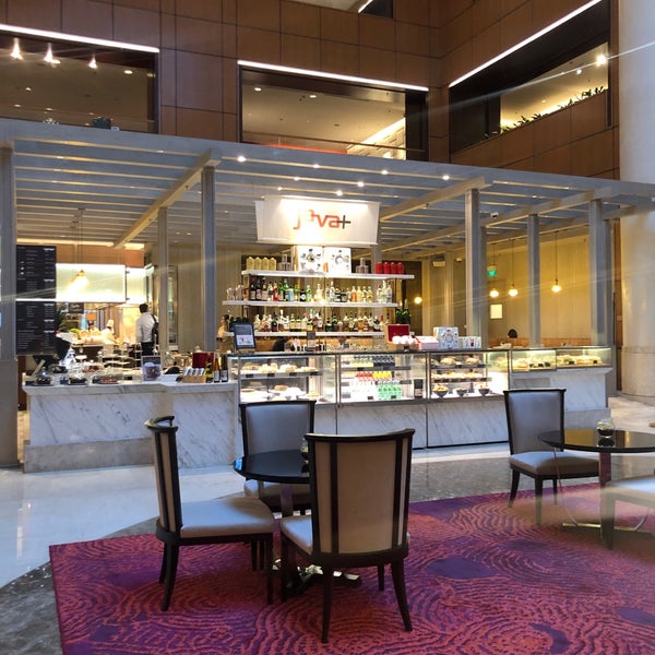 รูปภาพถ่ายที่ Singapore Marriott Tang Plaza Hotel โดย William S. เมื่อ 6/10/2019