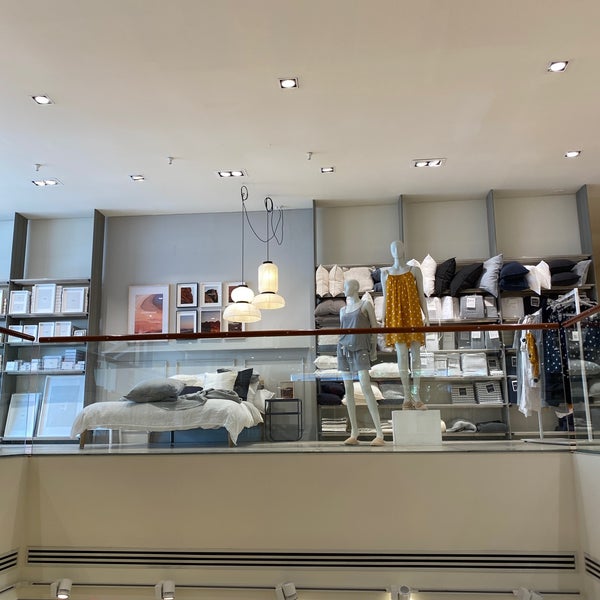 Country Road Clothing Store in South Yarra
