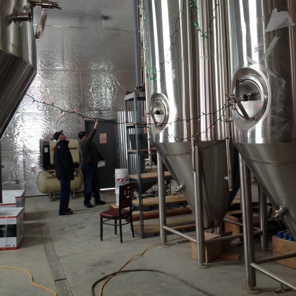 รูปภาพถ่ายที่ Butcherknife Brewing Company โดย Lauren F. เมื่อ 12/24/2013