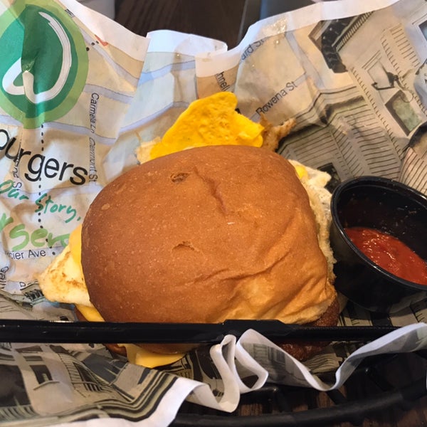 Photo taken at Wahlburgers by Cesare on 11/23/2019