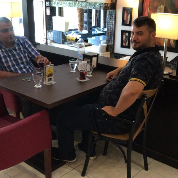 7/28/2018にA.VOLKAN KARALARがÜmit Döner Maarif Şubesiで撮った写真