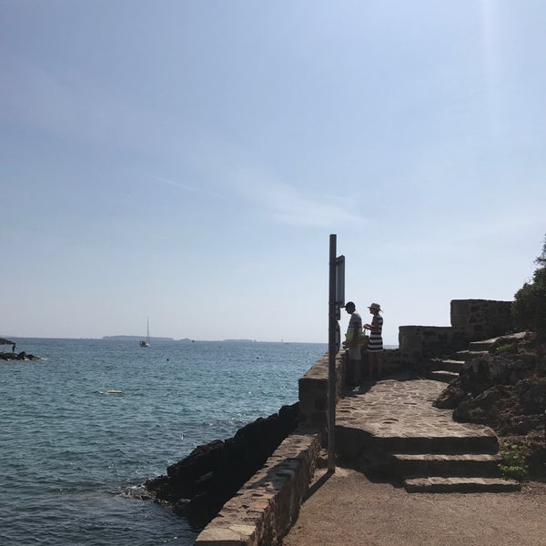 Plage De La Raguette Beach In Mandelieu La Napoule