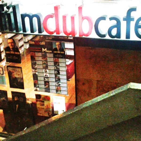 Foto tirada no(a) Film Club Café por Miguel J. em 5/23/2014