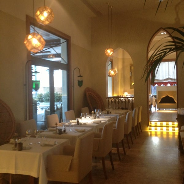 2/18/2013 tarihinde Pakus Futuroblogueroziyaretçi tarafından Restaurante Du Liban'de çekilen fotoğraf