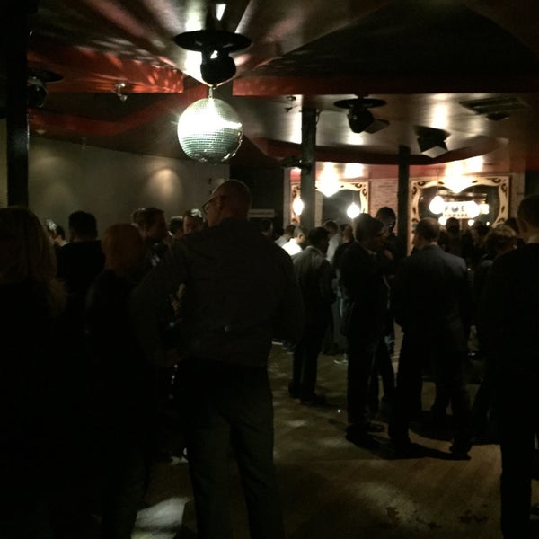 Foto tomada en Roe Nightclub &amp; Lounge  por Andrew B. el 3/4/2015