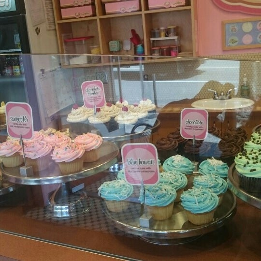 Photo taken at Cupcakes on Denman by Michelle C. on 7/18/2016