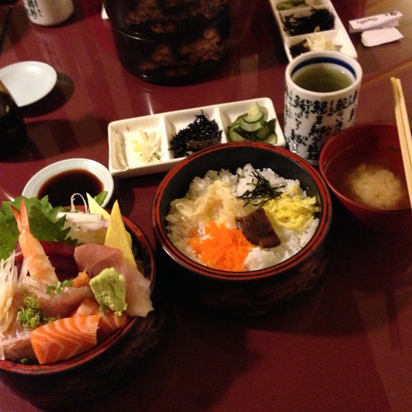 Das Foto wurde bei Sushi Go 55 von Aaron am 4/11/2013 aufgenommen
