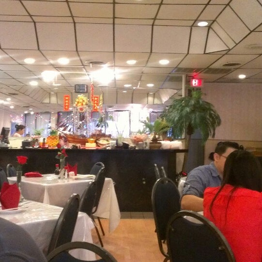 6/2/2013にNatalie C.がShanghai Restaurantで撮った写真