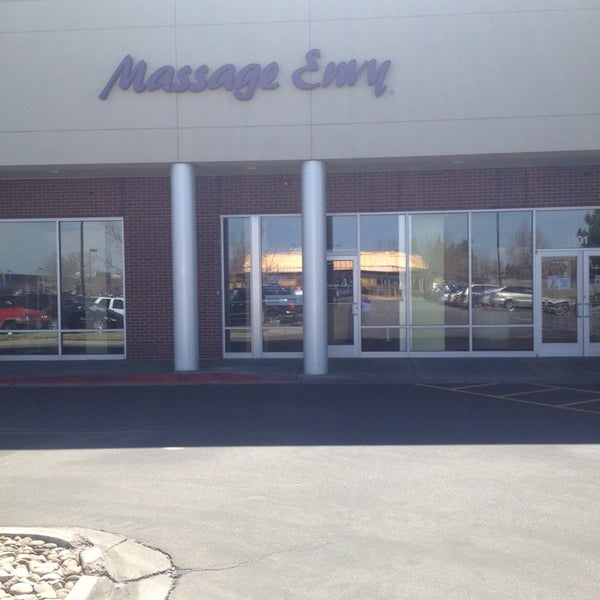 Снимок сделан в Massage Envy - Southwest Plaza пользователем Andrew H. 3/29/2014
