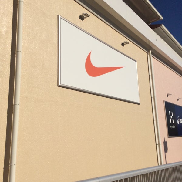 Fotografii Na Nike Factory Store 南大沢1 600