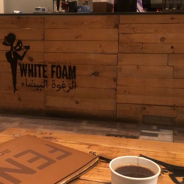 Foto tirada no(a) White Foam Cafe por Seham em 5/19/2021