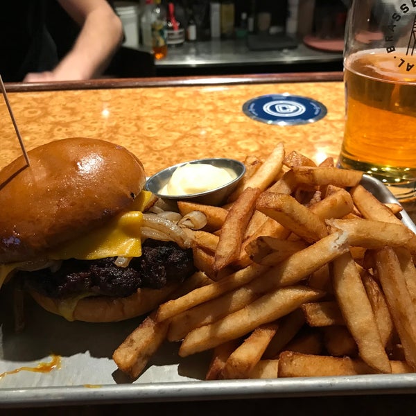 La Cage Sports Bar in VilleMarie