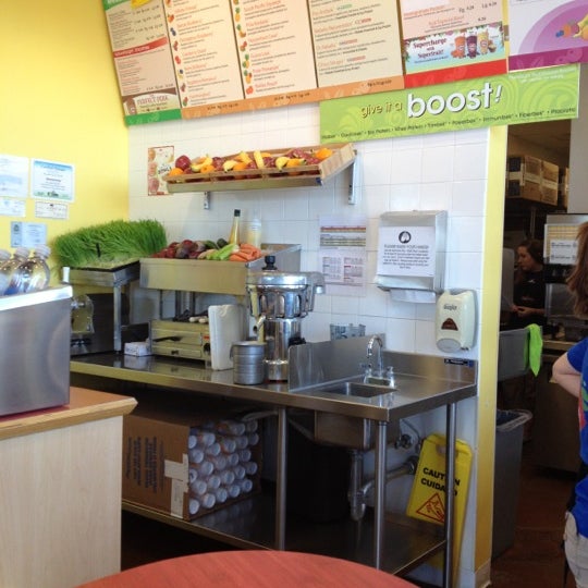 Photo taken at Robeks Fresh Juices &amp; Smoothies by Michelle C. on 10/10/2012