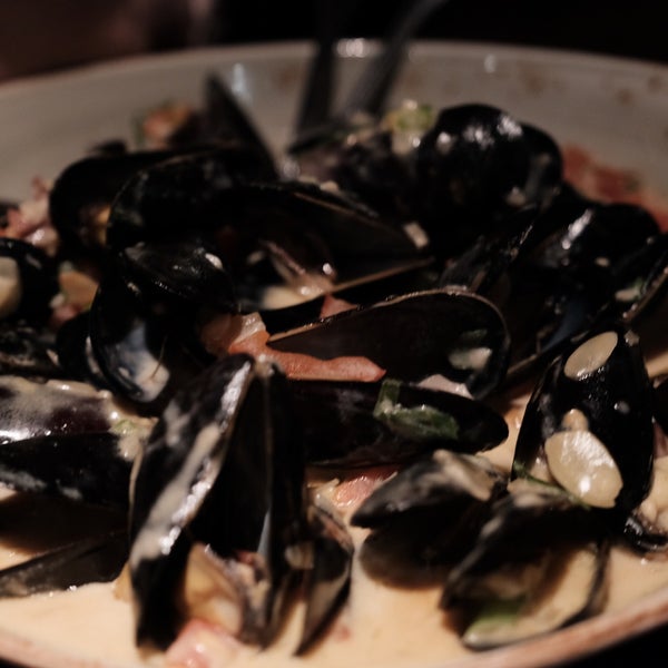 Get the mussels and venison! Skip the shandy.