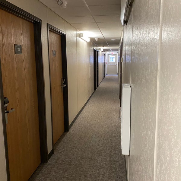 Elkhorn Quarters Hotel in Medora