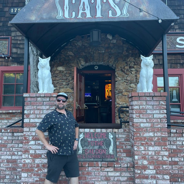 Photo taken at The Cats Restaurant &amp; Tavern by Jamie Lynn . on 8/29/2022