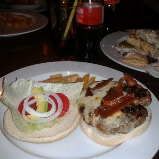 11/11/2012 tarihinde Cezar S.ziyaretçi tarafından Restaurante Mangos Puerto Escondido'de çekilen fotoğraf