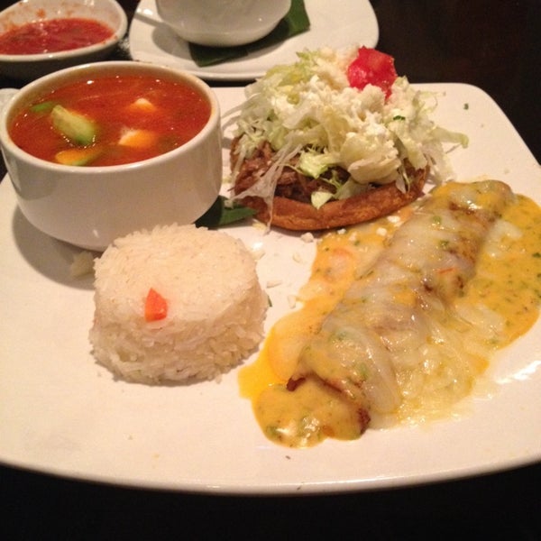 12/26/2013にZulema C.がLalo&#39;s Fine Mexican Cuisineで撮った写真