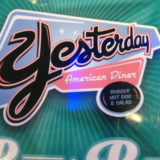 Foto tomada en Yesterday American Diner  por Nacho el 11/13/2012