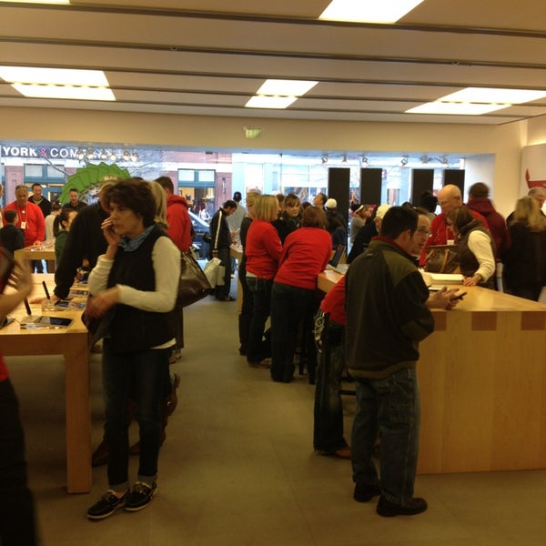 Photos at Apple Southlake Town Square Electronics Store