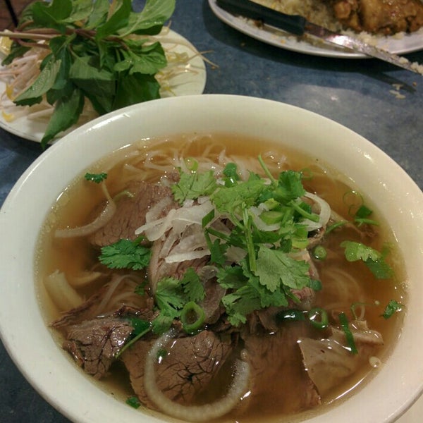 Foto scattata a New Dong Khanh Restaurant da Vy il 9/24/2015