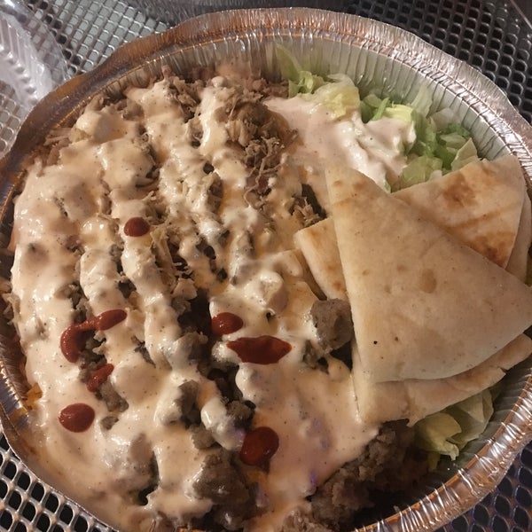Photo taken at The Halal Guys by Vy on 9/26/2017
