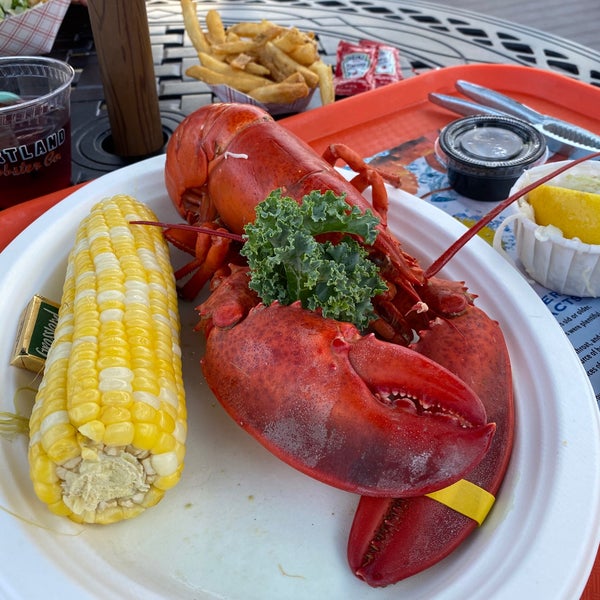 Foto scattata a Portland Lobster Company da Honghui Y. il 8/14/2020