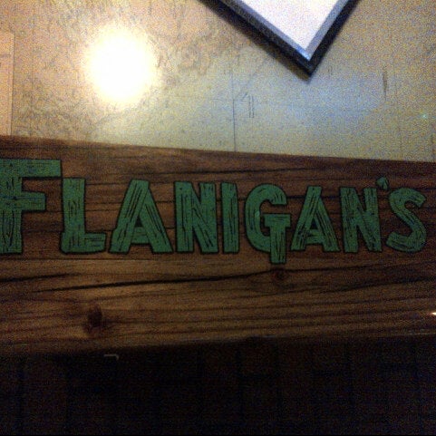 Photo taken at Flanigan&#39;s Seafood Bar &amp; Grill by Aiante C. on 4/19/2013