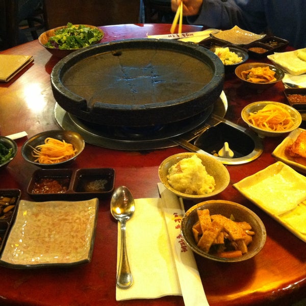 Foto diambil di Hae Jang Chon Korean BBQ Restaurant oleh Jennifer pada 4/15/2013