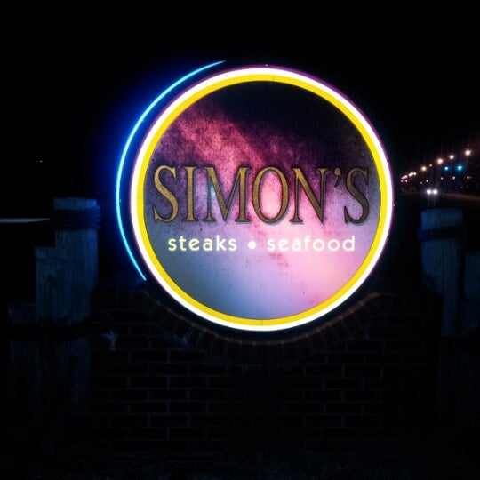 Photo taken at Simon&#39;s Steak Seafood by LA Lynn&#39;s on 11/26/2012