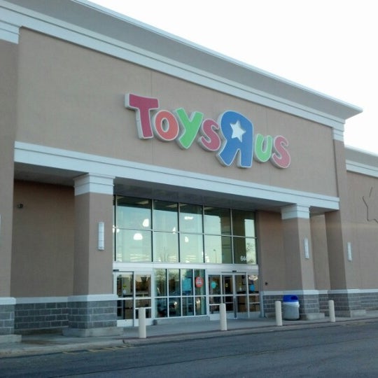 Photos at Toys"R"Us (Now Closed) Rockford, IL
