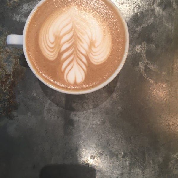 Photo taken at Gimme! Coffee by Karina K. on 10/20/2016