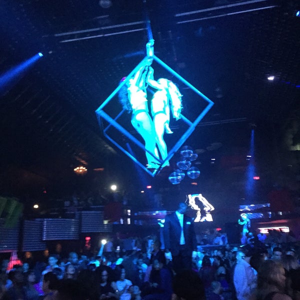 Foto scattata a Mansion Nightclub da Robert A. il 8/16/2015