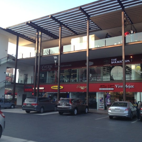 Plaza Lua Centro comercial en San Pedro Garza Garcia