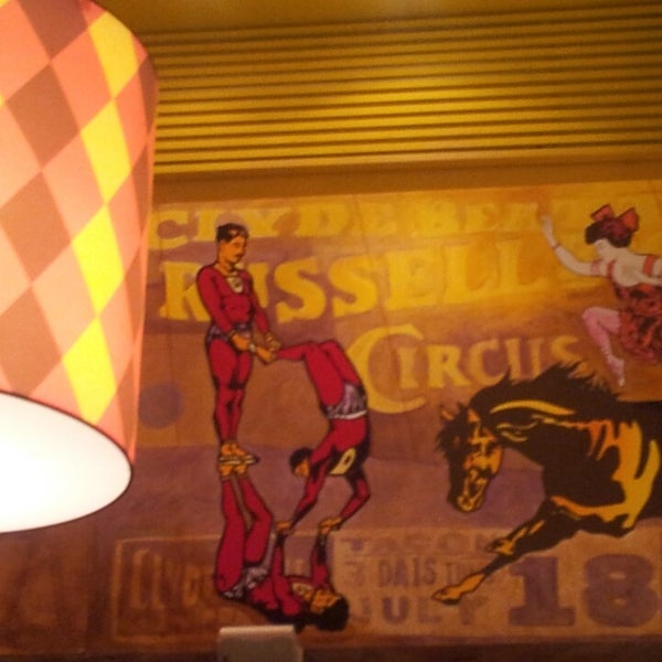 5/11/2013에 Sydney M.님이 Respeitável Burger에서 찍은 사진
