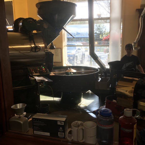 Foto tirada no(a) Caffe Appassionato Roastery and Tasting Bar por Jesse H. em 4/25/2017