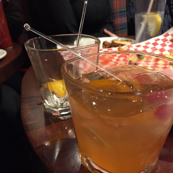 2/21/2015にMichael B.がDeacon Brodie&#39;s Whisky Barで撮った写真
