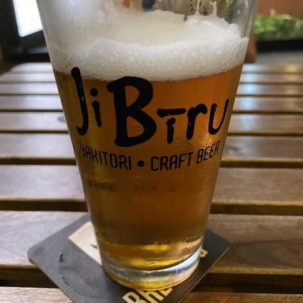Снимок сделан в JiBiru Craft Beer Bar пользователем Cillian B. 7/1/2022