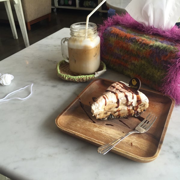 รูปภาพถ่ายที่ BigKnit Cafe โดย MyMelodySine เมื่อ 8/9/2015