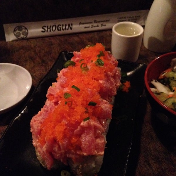 Foto tomada en Shogun Japanese Restaurant &amp; Sushi Bar  por Tacco el 7/24/2014
