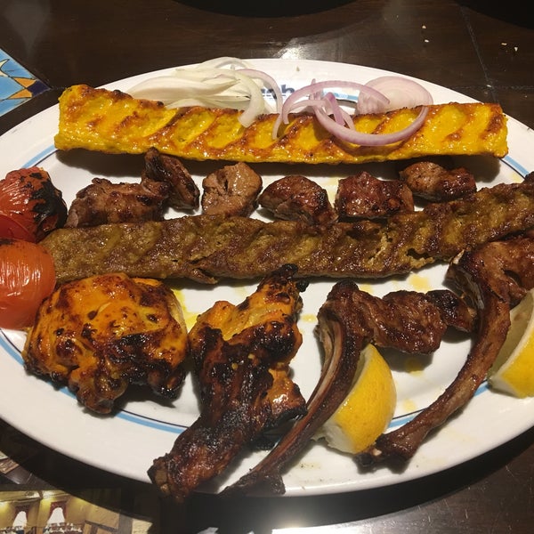 Foto scattata a Naab Iranian Restaurant da Алекс М. il 3/31/2017