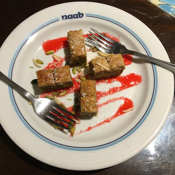 รูปภาพถ่ายที่ Naab Iranian Restaurant โดย Алекс М. เมื่อ 3/12/2016